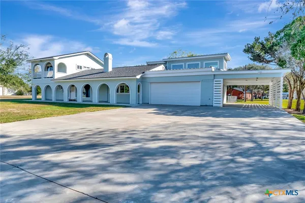 $547,750 | 445 Lakeshore Drive, Victoria, TX 77905