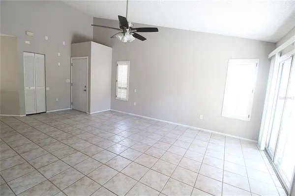 $2,400 | 4218 St Charles Drive, Sarasota, FL 34243