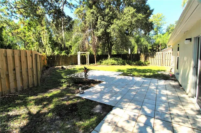 $2,400 | 4218 St Charles Drive, Sarasota, FL 34243