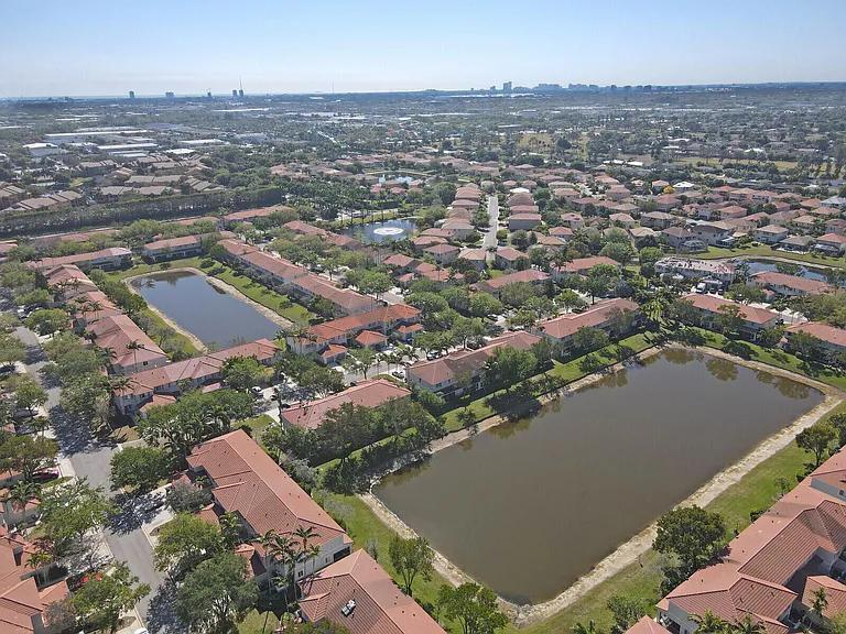 8023 Big Pine Way Riviera Beach, FL 33407 - Photo 20 of 72 74f9bdbf-59d9-4064-bf02-cf235d667b13