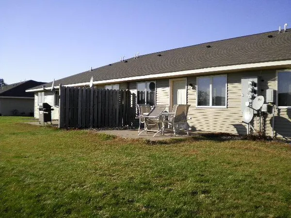 $1,300 | 626 West 8th Street, Unit A, New Richmond, WI 54017