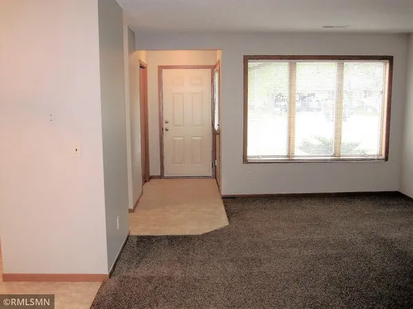 $1,300 | 626 West 8th Street, Unit A, New Richmond, WI 54017