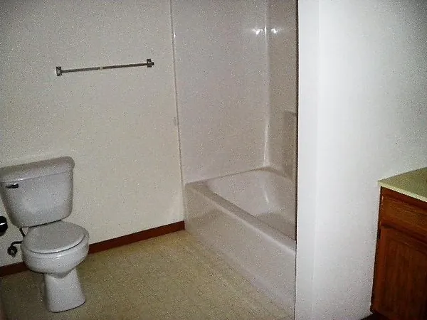 $1,300 | 626 West 8th Street, Unit A, New Richmond, WI 54017