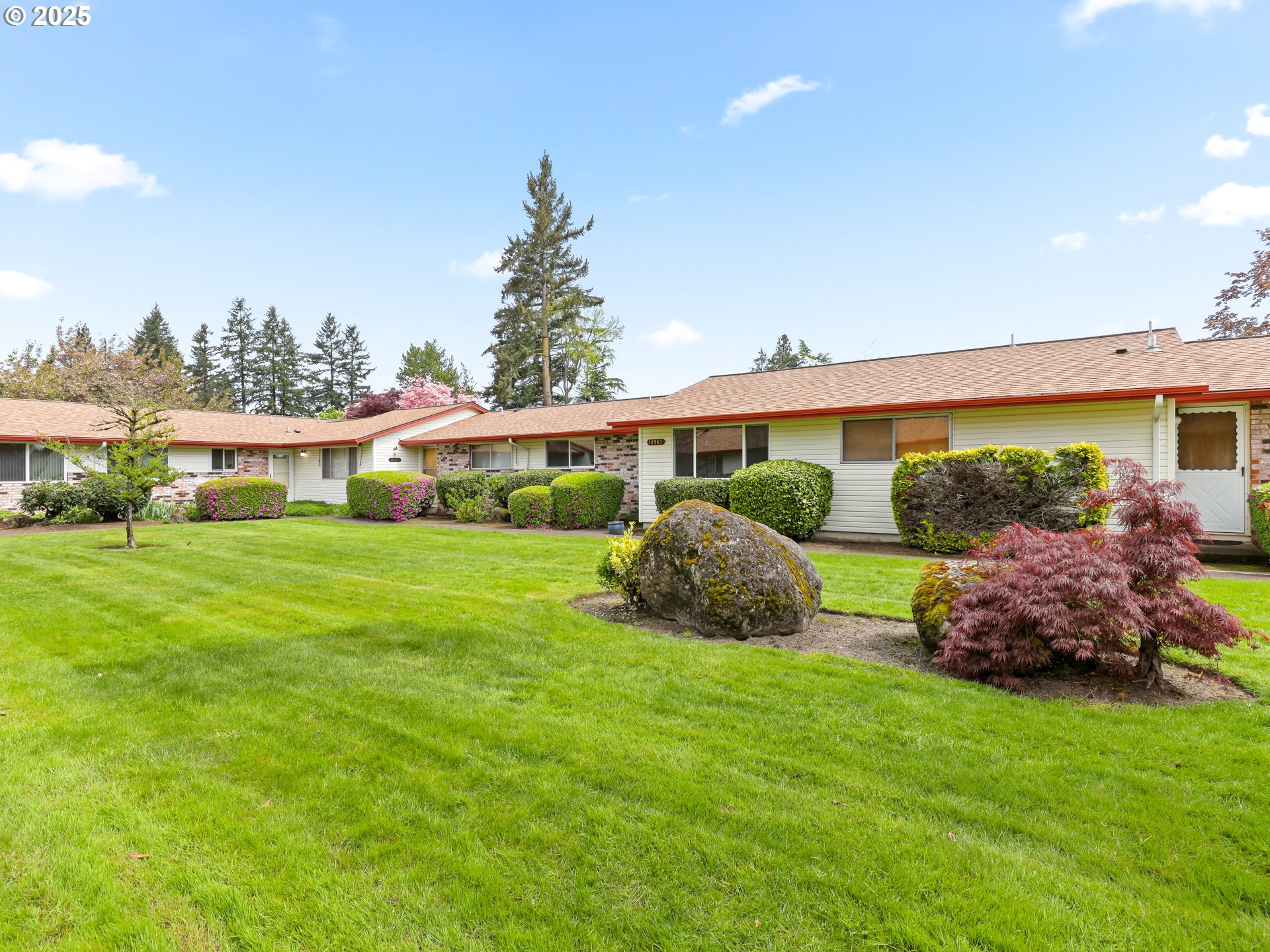 14967 Southeast Grant Court Portland, OR 97233 - Photo 2 of 46