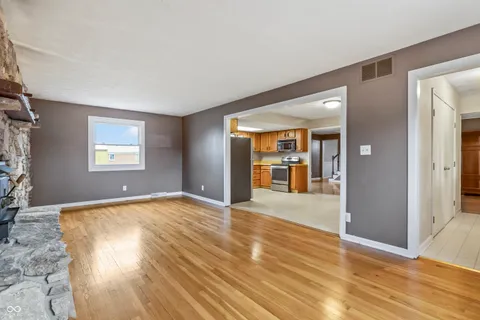 $299,900 | 10190 North Balfer Drive East, Fortville, IN 46040