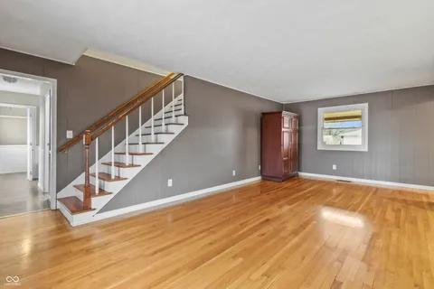 $299,900 | 10190 North Balfer Drive East, Fortville, IN 46040