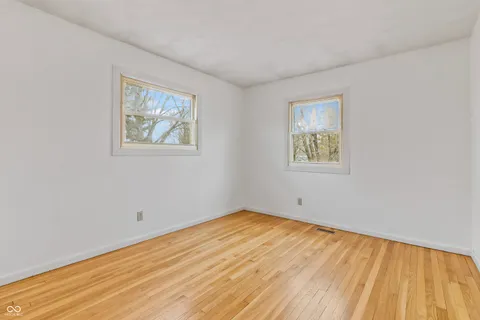 $299,900 | 10190 North Balfer Drive East, Fortville, IN 46040