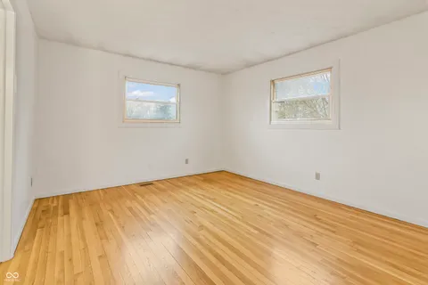 $299,900 | 10190 North Balfer Drive East, Fortville, IN 46040