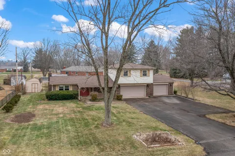 $299,900 | 10190 North Balfer Drive East, Fortville, IN 46040