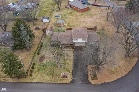 $299,900 | 10190 North Balfer Drive East, Fortville, IN 46040