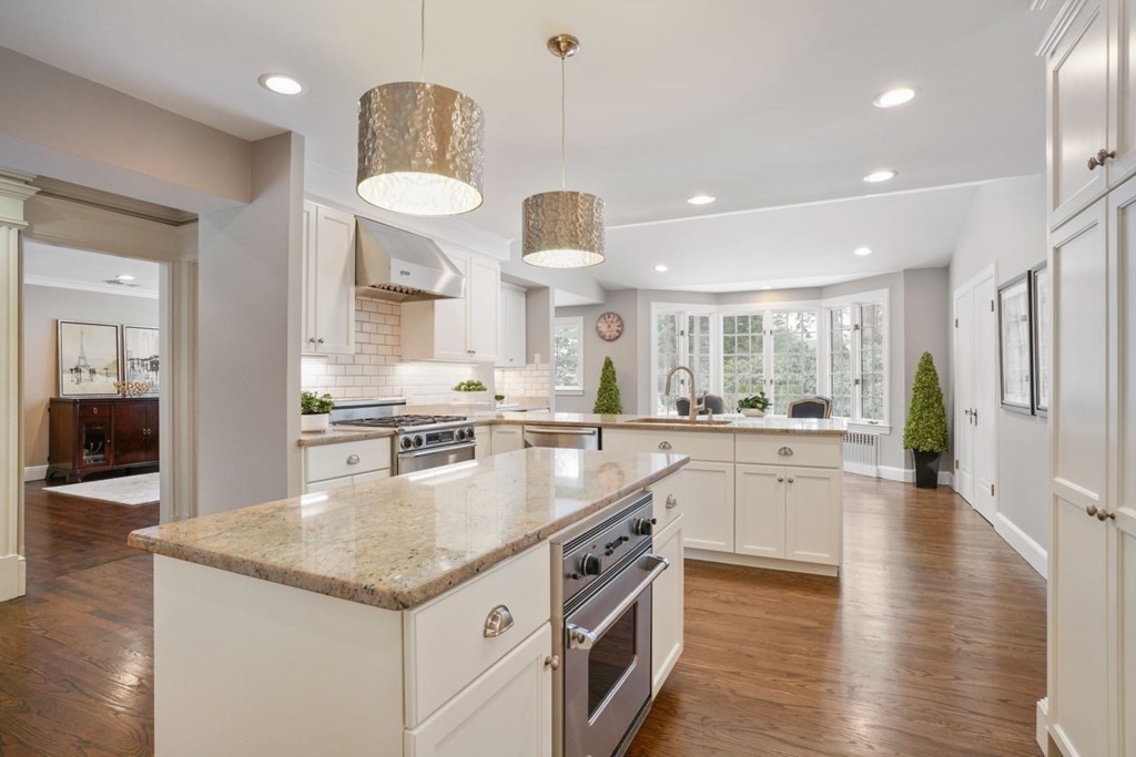 4 Woodcliff Road Wellesley, MA 02481 - Photo 15 of 37