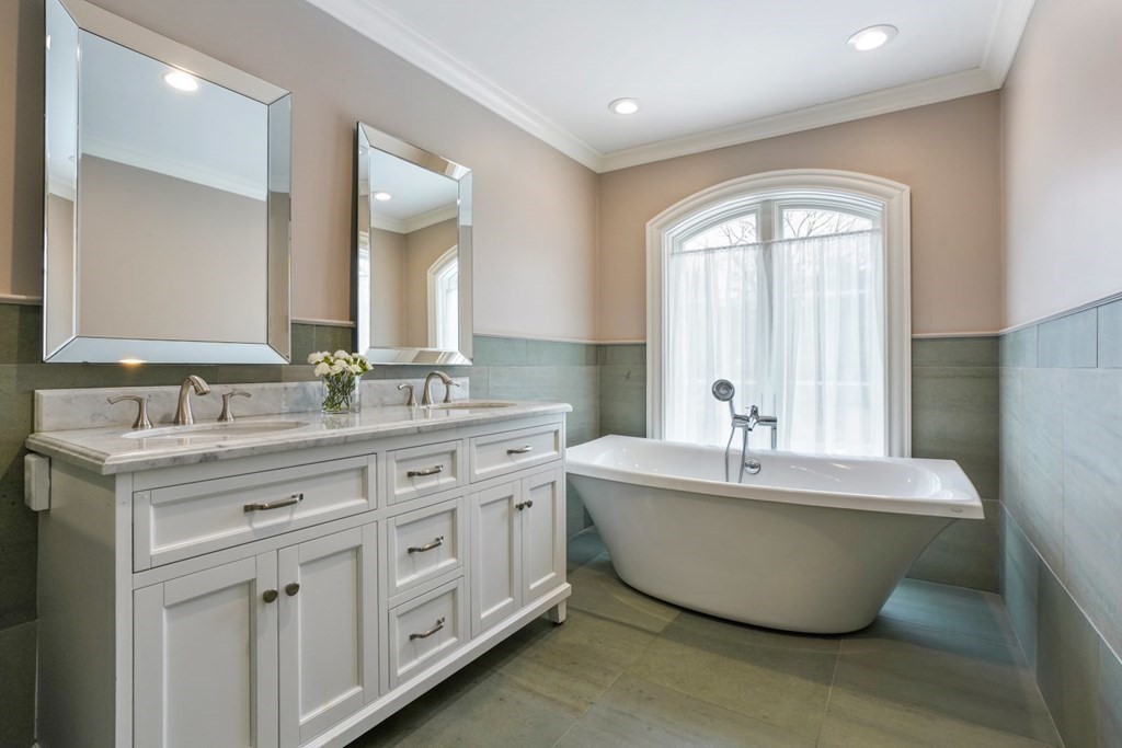 4 Woodcliff Road Wellesley, MA 02481 - Photo 25 of 37