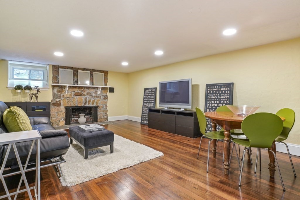 4 Woodcliff Road Wellesley, MA 02481 - Photo 30 of 37
