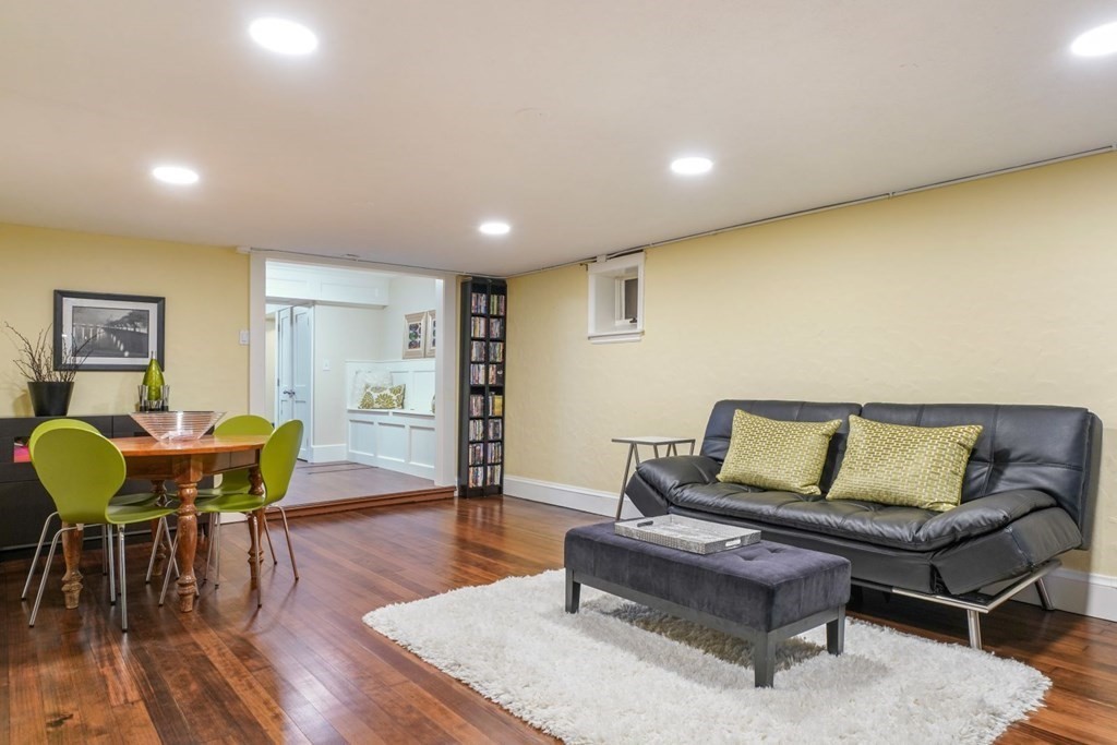 4 Woodcliff Road Wellesley, MA 02481 - Photo 31 of 37