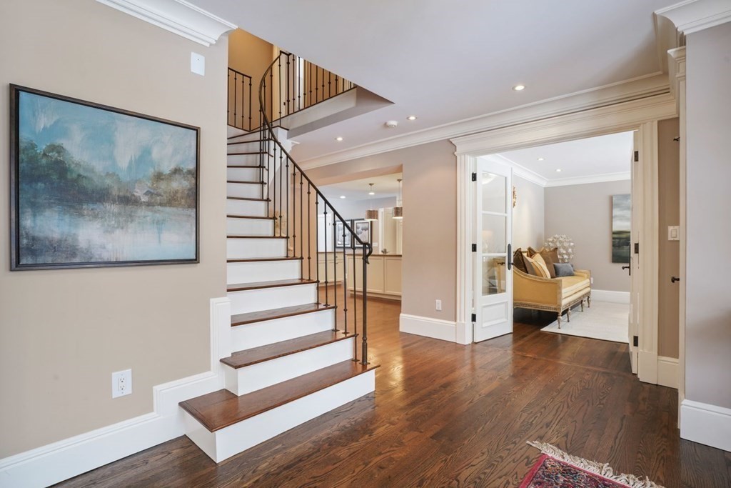 4 Woodcliff Road Wellesley, MA 02481 - Photo 7 of 37