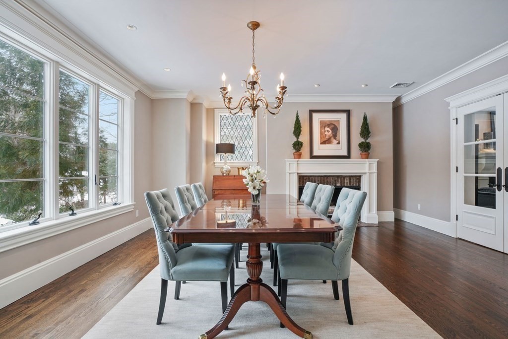 4 Woodcliff Road Wellesley, MA 02481 - Photo 9 of 37