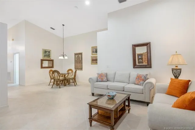 $537,000 | 1052 Southeast Westminster Place, Stuart, FL 34997