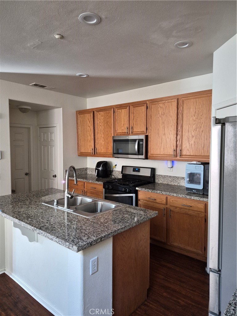 1785 Catania Drive Riverside, CA 92507 - Photo 7 of 47 Kitchen