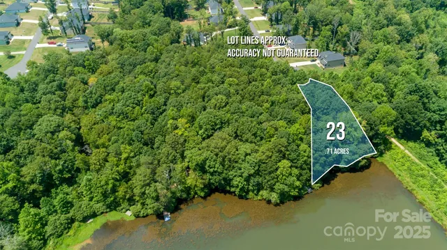 a view of utility room with washer and dryer