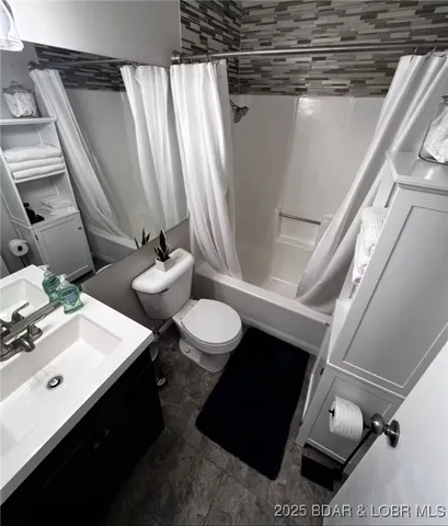 $215,000 | 20 Wheel House Circle, Unit 4A, Lake Ozark, MO 65049