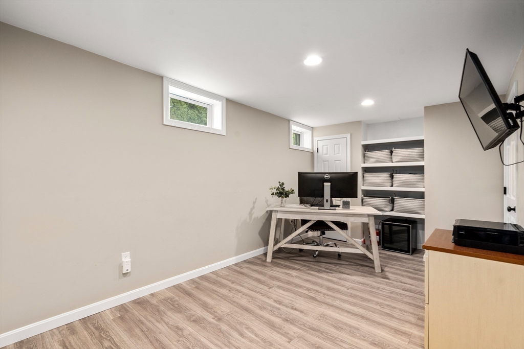16 Kings Row North Reading, MA 01864 - Photo 23 of 30