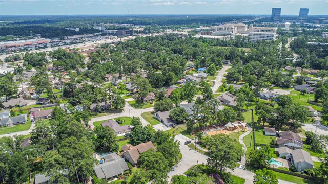 $385,500 | 28902 Twisted Oak Drive, Shenandoah, TX 77381