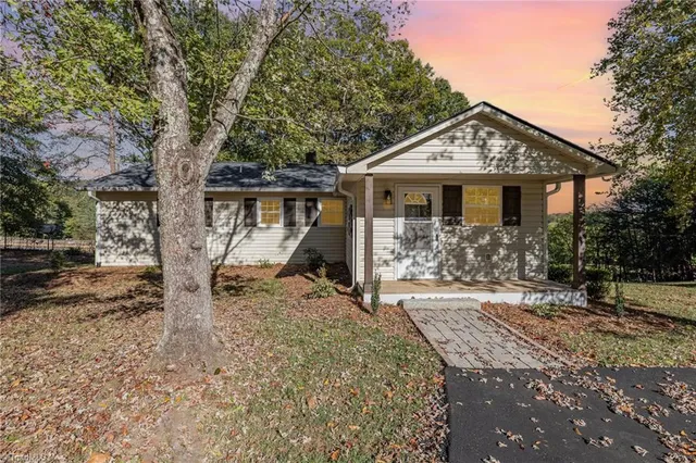 $284,900 | 150 Witt Street, Mount Airy, NC 27030