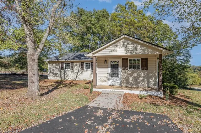 $284,900 | 150 Witt Street, Mount Airy, NC 27030