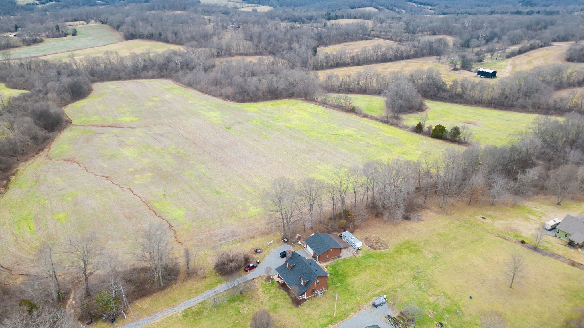 2459 Toler Road Woodlawn, TN 37191 - Photo 35 of 48 a bathroom with a bathtub