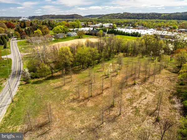 a view of a lake with houses