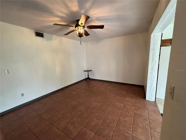 $1,500 | 2020 World Pkwy Boulevard, Unit 10, Clearwater, FL 33763