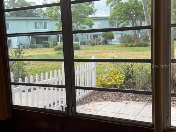 $1,500 | 2020 World Pkwy Boulevard, Unit 10, Clearwater, FL 33763