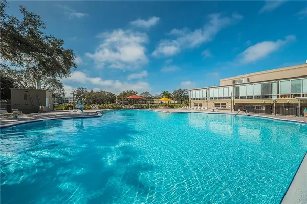 $1,500 | 2020 World Pkwy Boulevard, Unit 10, Clearwater, FL 33763
