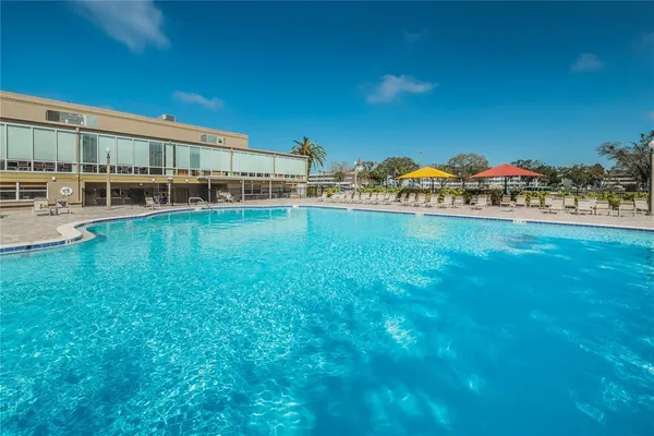 $1,500 | 2020 World Pkwy Boulevard, Unit 10, Clearwater, FL 33763