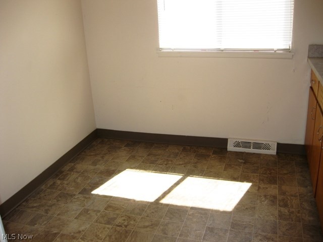 850 South Green Road, Unit 2 Cleveland, OH 44121 - Photo 10 of 15