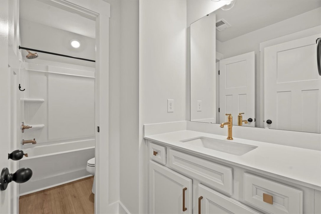 513 Grasshopper Court Anderson, SC 29621 - Photo 24 of 39 Upstairs bathroom