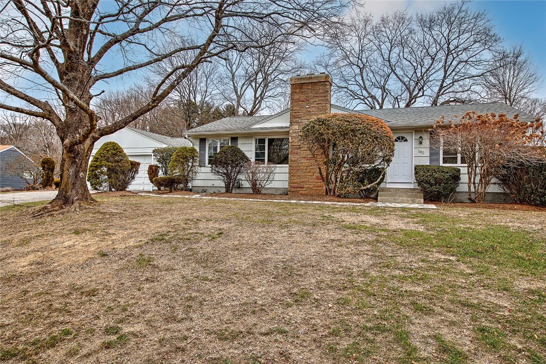 162 Angell Road Cumberland, RI 02864 - Photo 3 of 41
