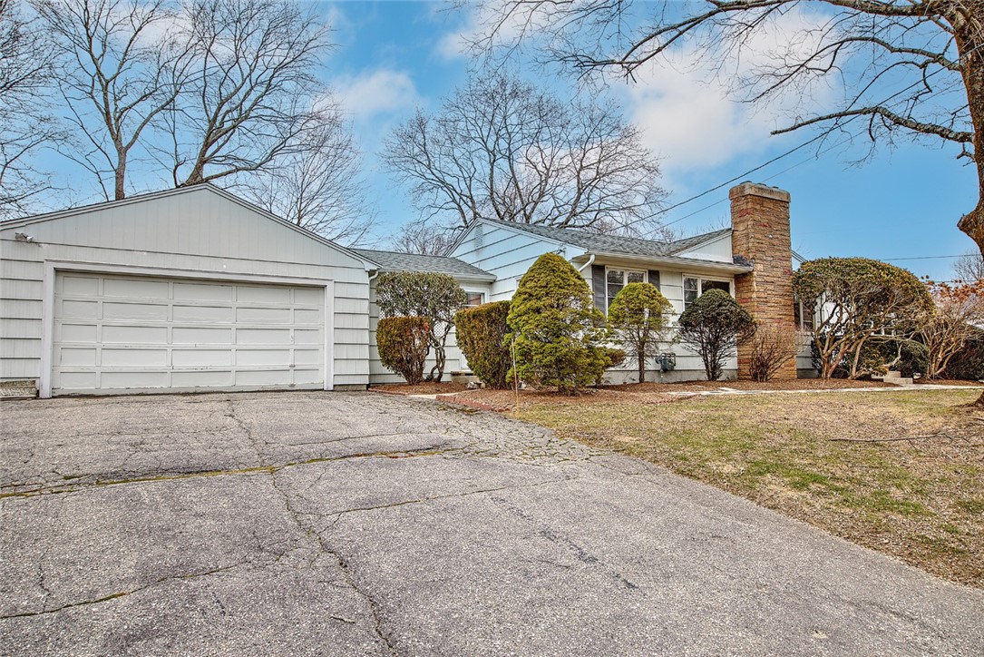 162 Angell Road Cumberland, RI 02864 - Photo 4 of 41