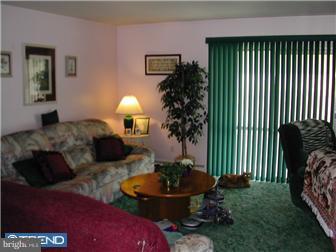 792 Davis Drive Reading, PA 19607 - Photo 3 of 11 Gallery Image 3