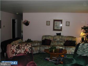 792 Davis Drive Reading, PA 19607 - Photo 4 of 11 Gallery Image 4