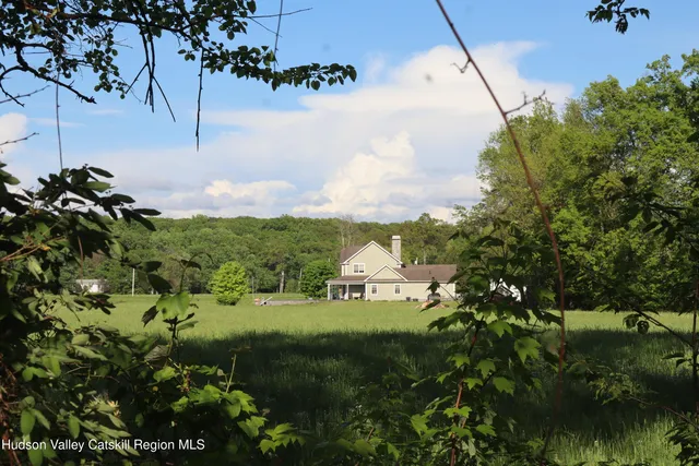 $479,000 | 432 Kings Highway, Saugerties, NY 12477