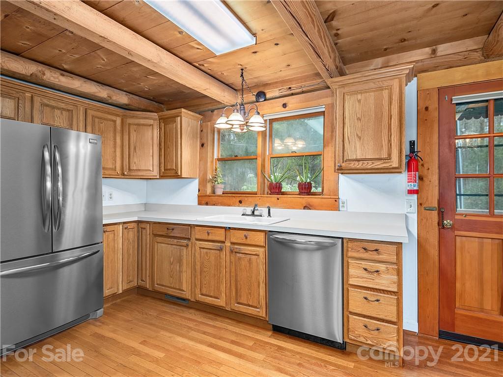 70 Rock Rest Road Hendersonville, NC 28739 - Photo 11 of 35 Gallery Image 11