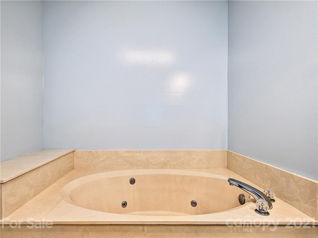 70 Rock Rest Road Hendersonville, NC 28739 - Photo 16 of 35 Gallery Image 16