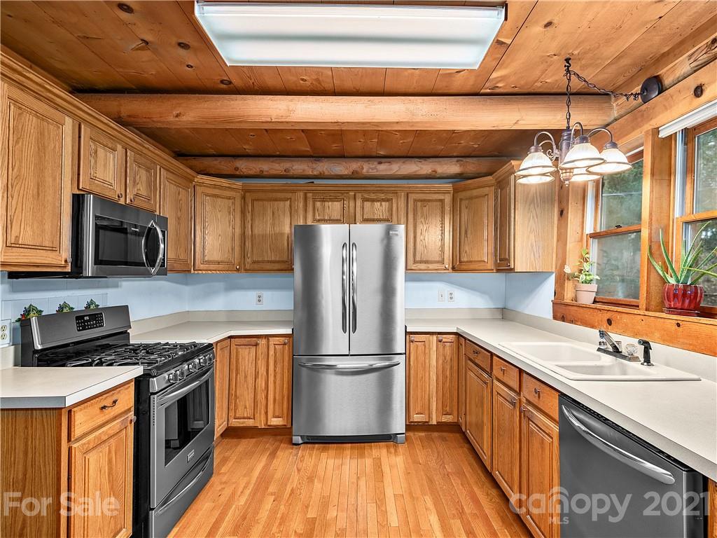 70 Rock Rest Road Hendersonville, NC 28739 - Photo 10 of 35 Gallery Image 10