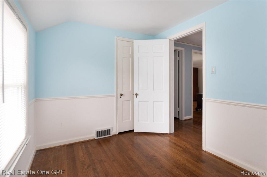 427 Moran Road Grosse Pointe Farms, MI 48236 - Photo 16 of 29
