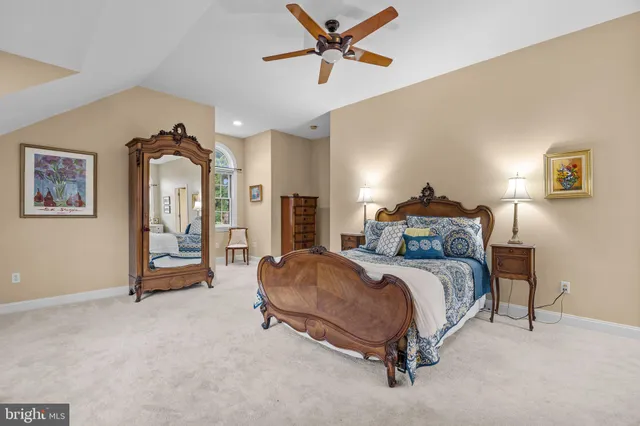 a view of entrance door of the house