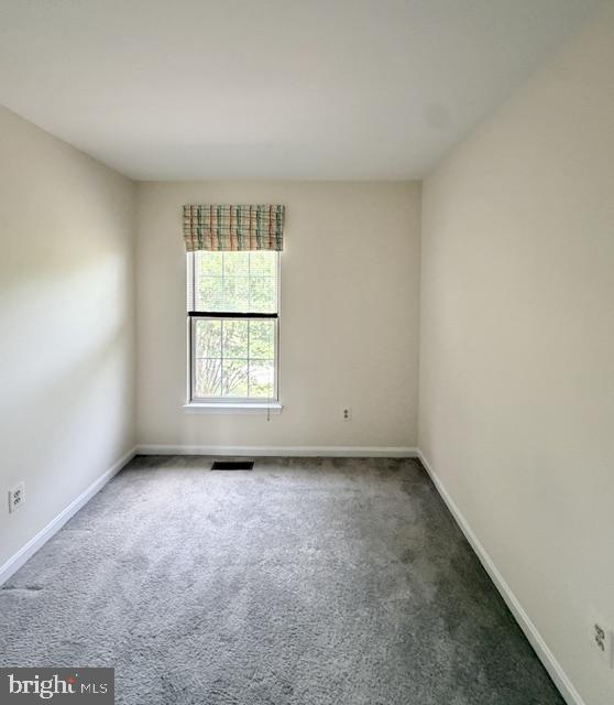 45572 Whitcomb Square Sterling, VA 20166 - Photo 19 of 32 Bright and airy blank canvas room.