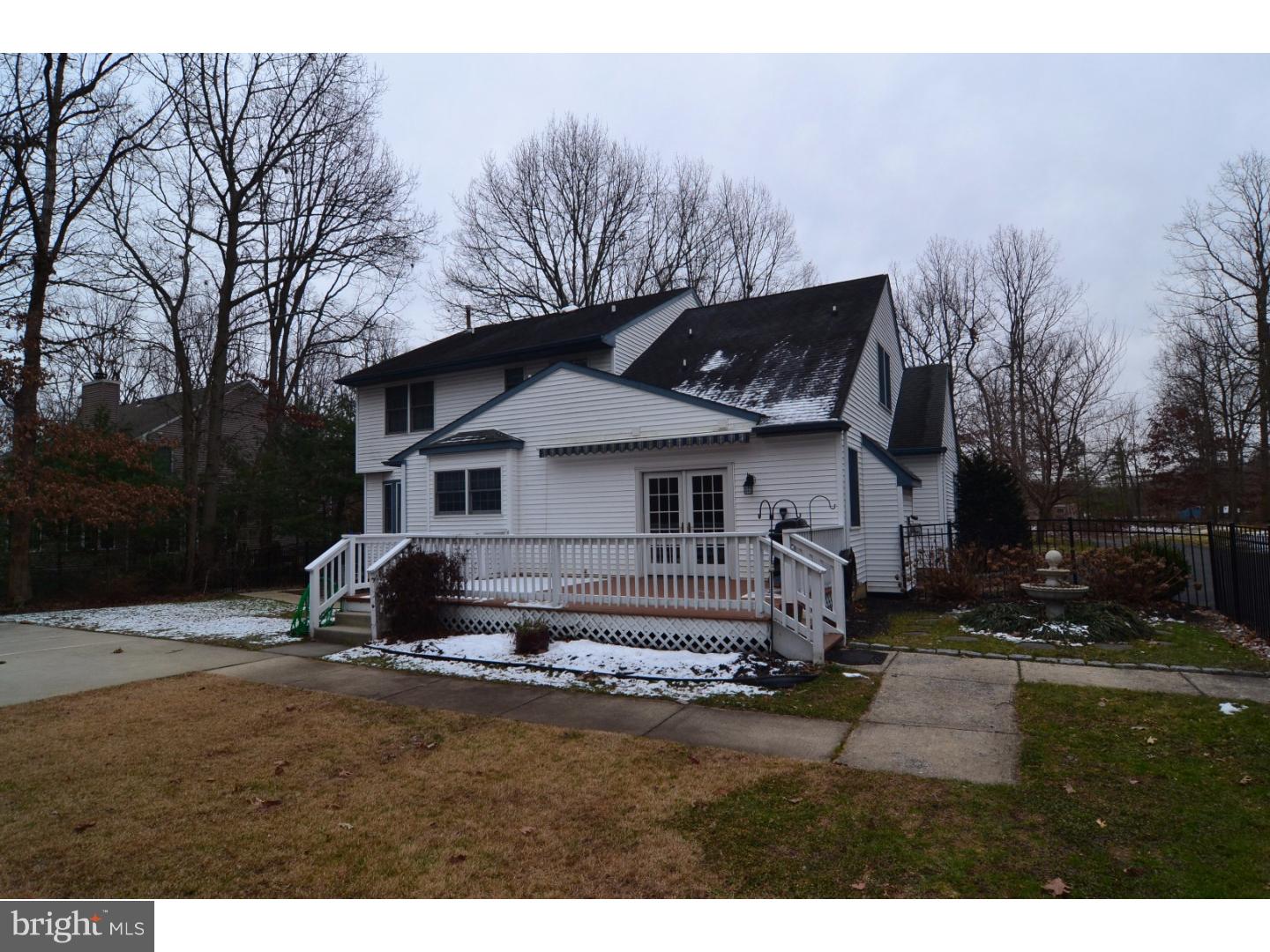 129 Oak Leaf Road Berlin, NJ 08009 - Photo 2 of 23
