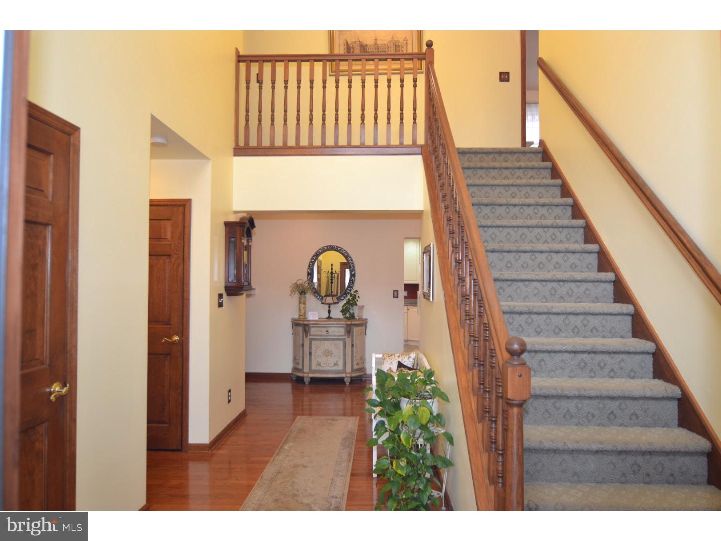 129 Oak Leaf Road Berlin, NJ 08009 - Photo 4 of 23