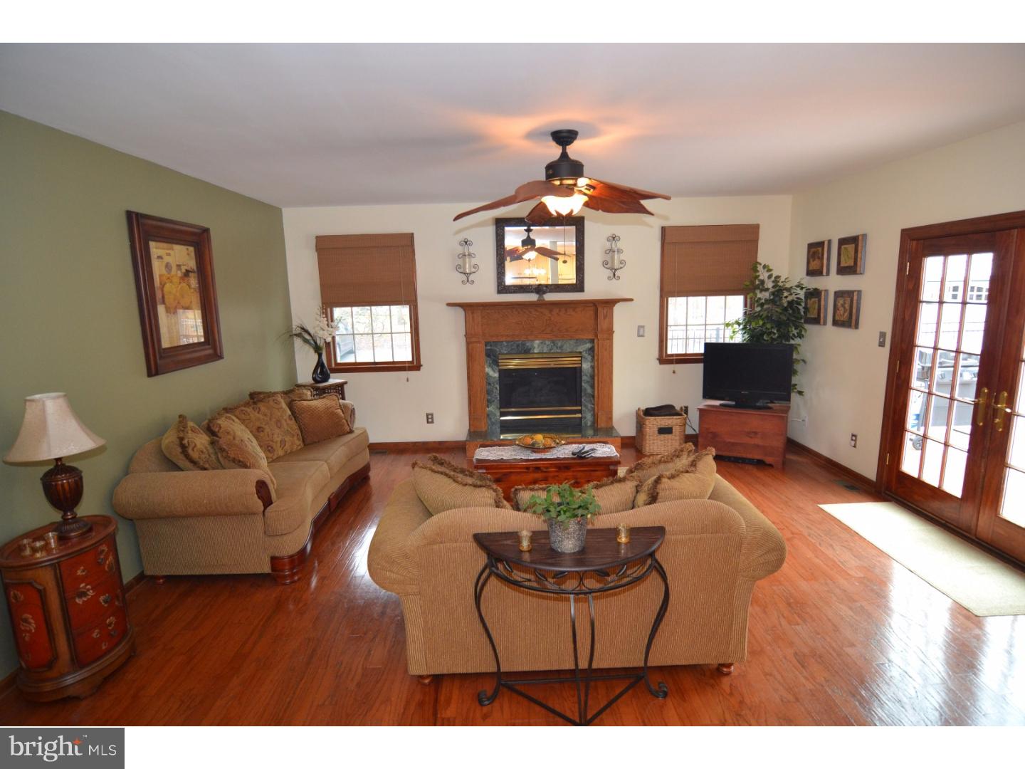 129 Oak Leaf Road Berlin, NJ 08009 - Photo 5 of 23